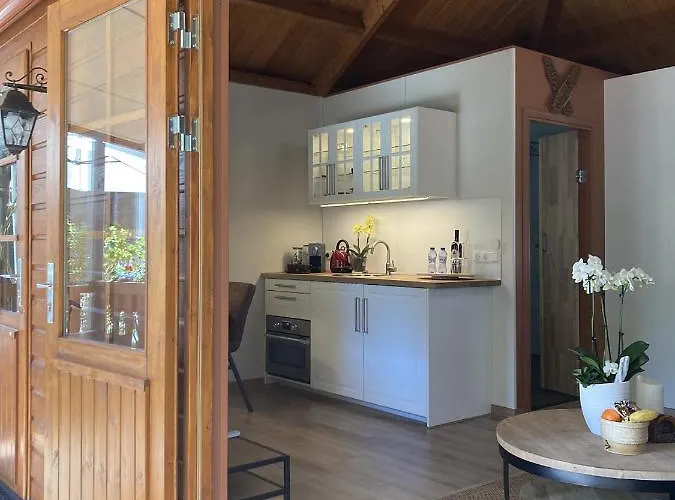 לינה וארוחת בוקר Porcini ארמלו